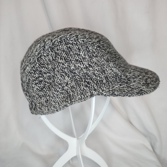 Old Navy Y2K Newsboy Cable Knit Hat GUC 19.5" Circumfrence Retail $30 - Picture 1 of 11